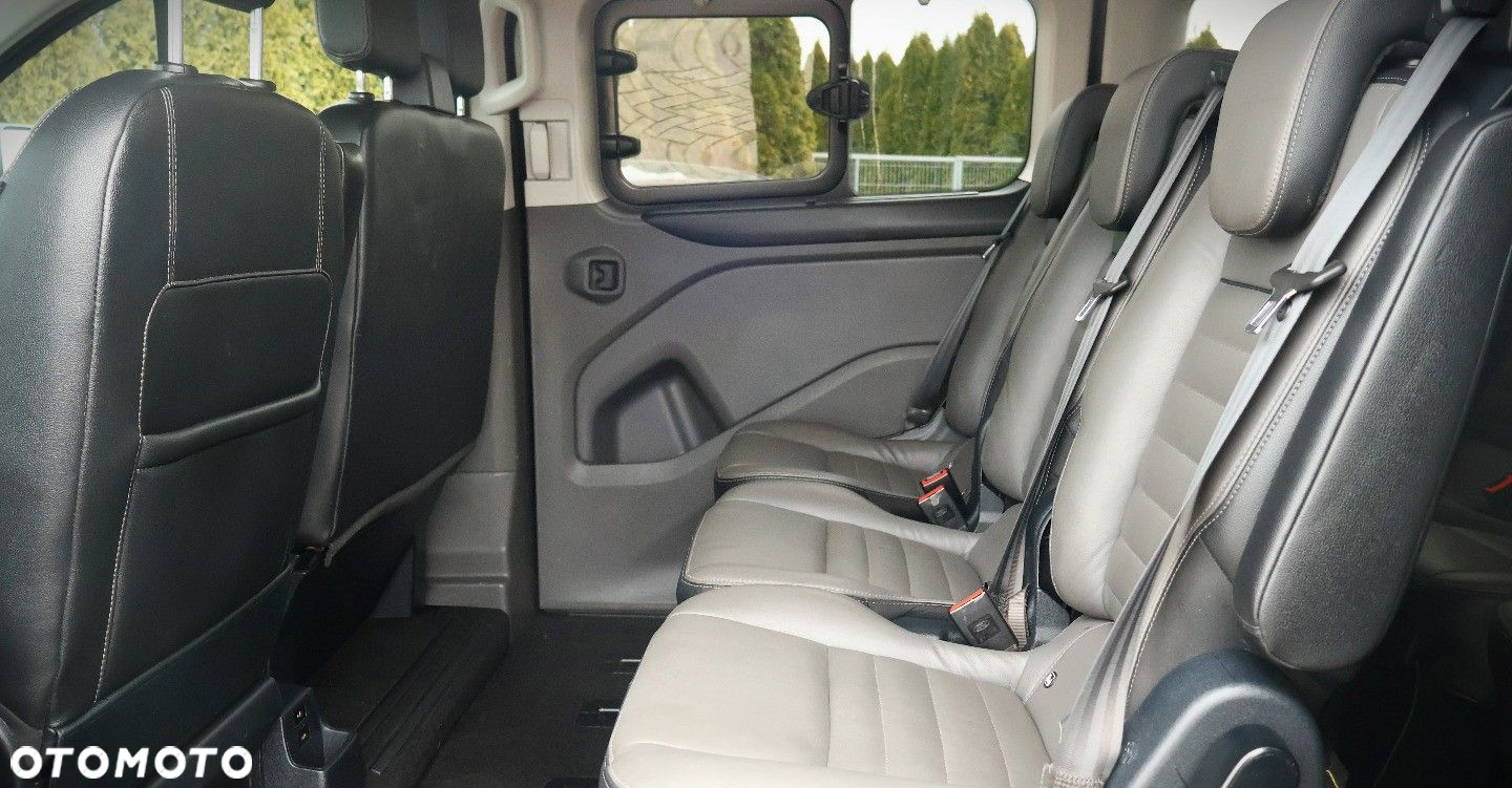 Ford Tourneo Custom - 16