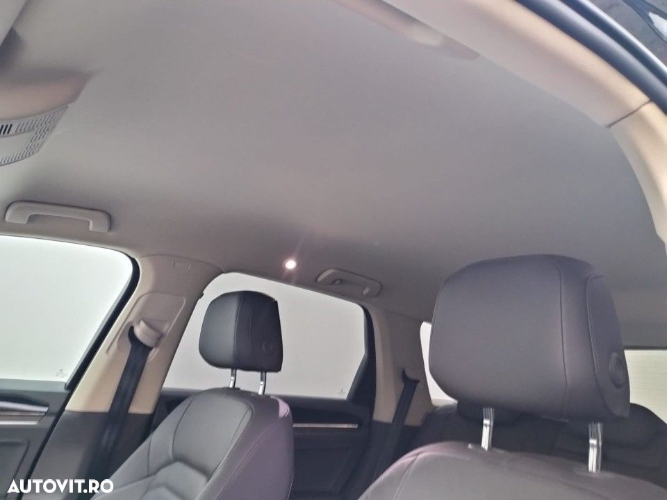 Volkswagen Touareg - 12