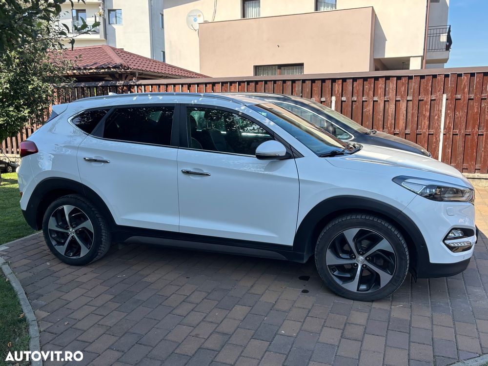 Hyundai Tucson 2.0 CRDI 4WD Automatik Premium - 2