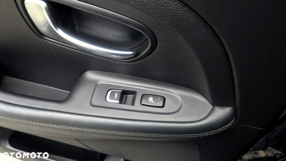 Kia Carens 1.6 GDI Dream Team Edition - 15