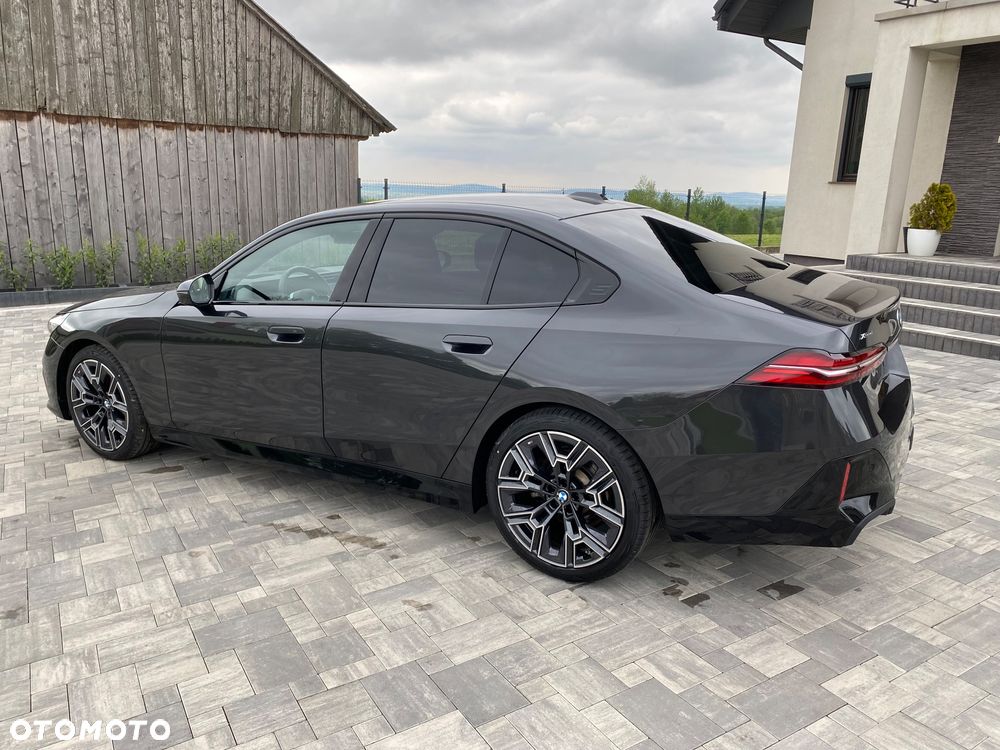 BMW Seria 5 520d xDrive - 13