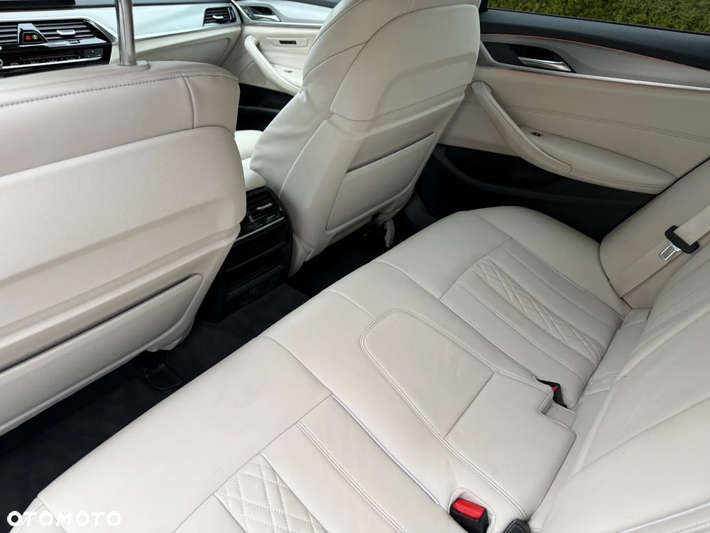 BMW Seria 5 540i xDrive M Sport sport - 11
