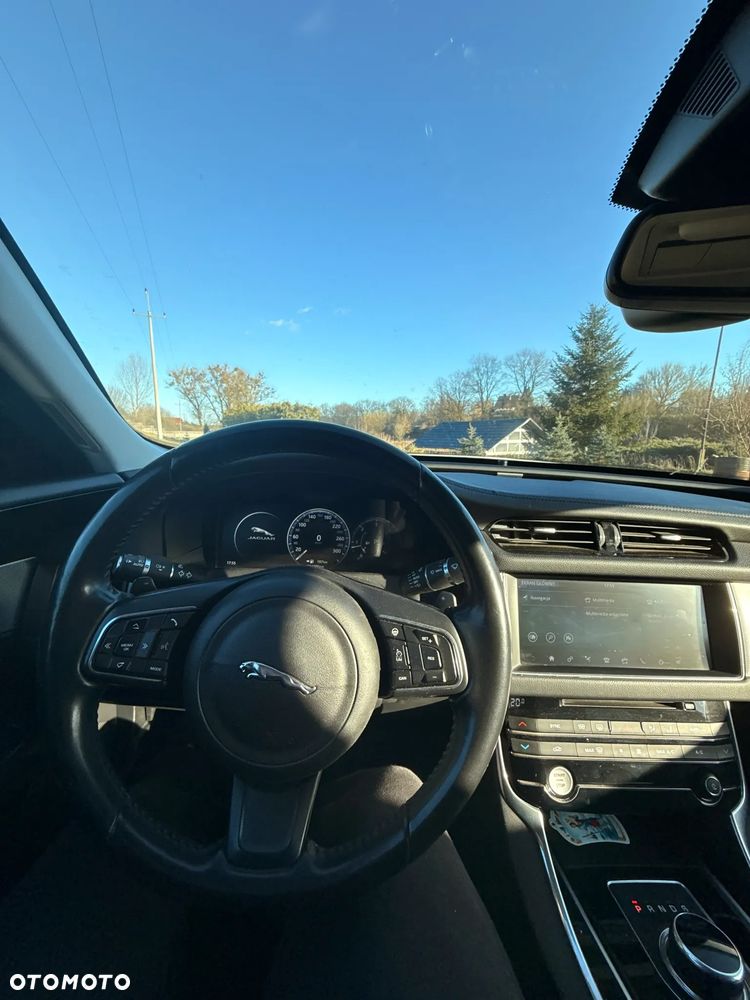 Jaguar XF 2.0 i4D Prestige - 11