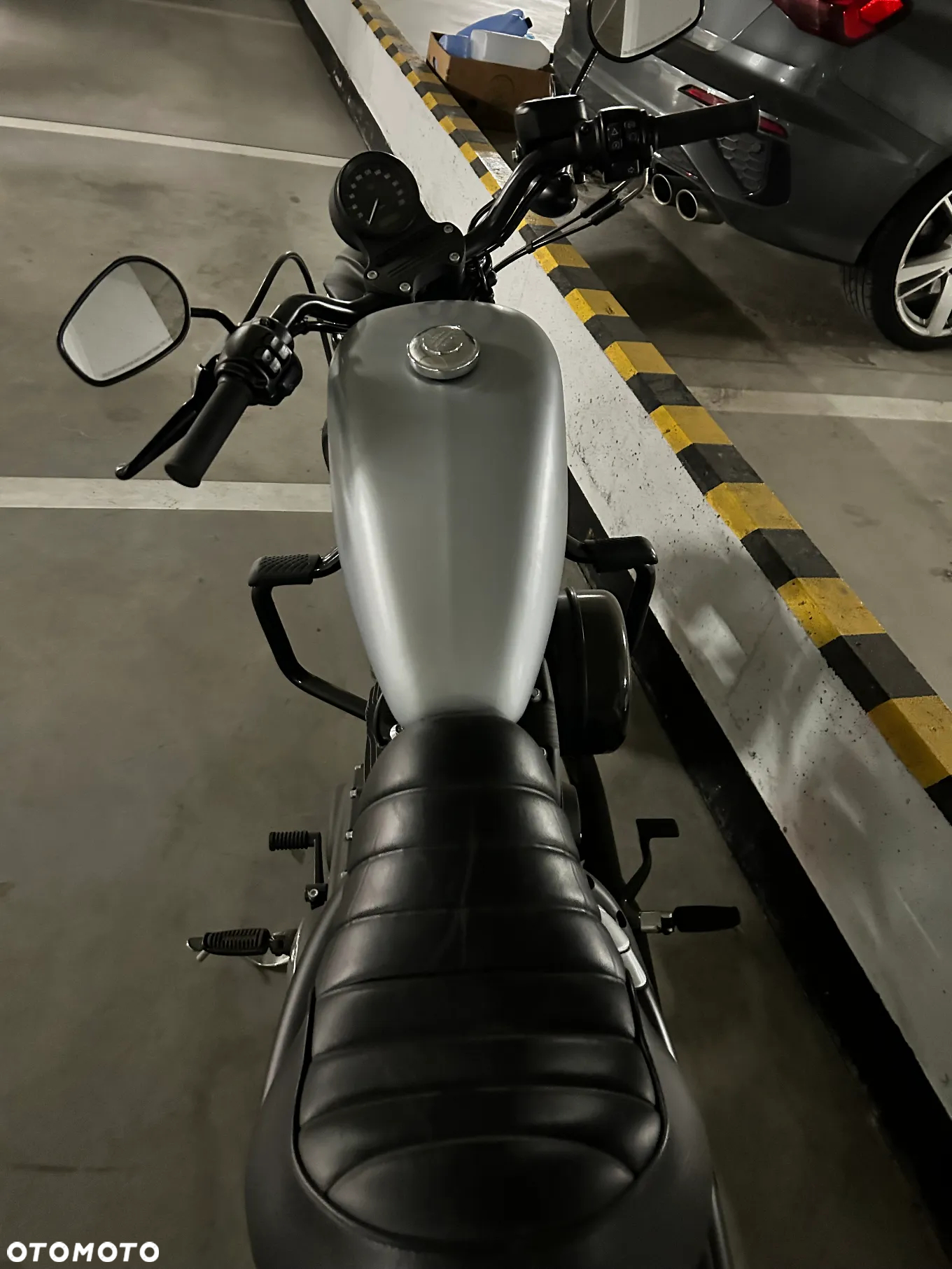 Harley-Davidson Sportster Iron 883 - 6