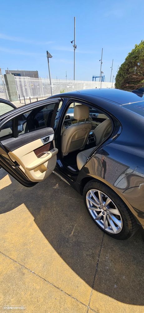 Jaguar XF 2.2 D Premium Luxury - 14