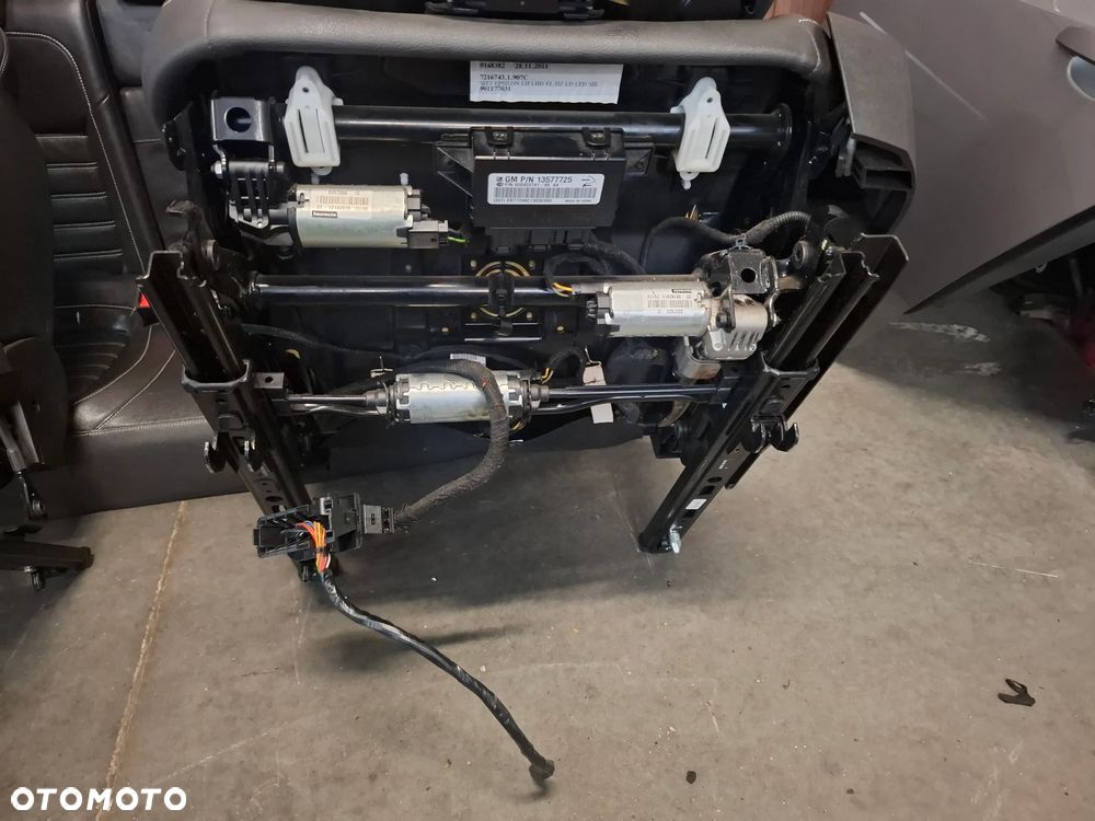 Fotele Recaro + boczki +podłokietnik Opel Insignia A 2011 rok lift OPC EU komplet podgrzewane - 8