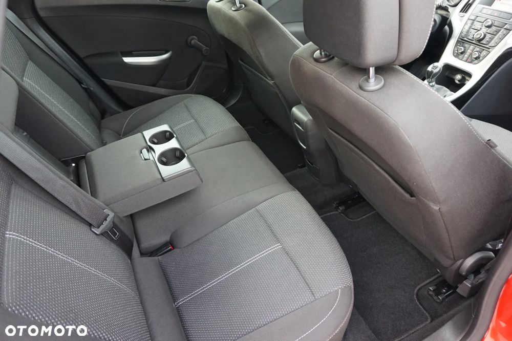 Opel Astra 1.4 Turbo - 29