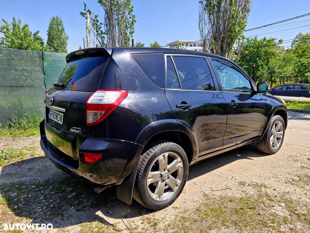 Toyota RAV4 2.2 D-4D 4x4 Automatik Executive - 3