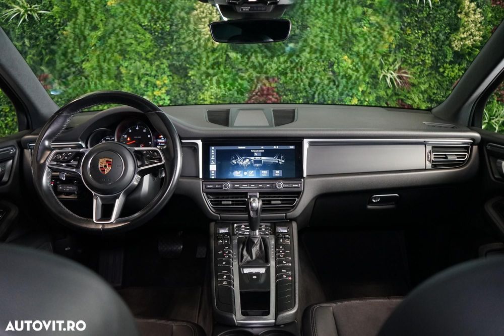 Porsche Macan - 23