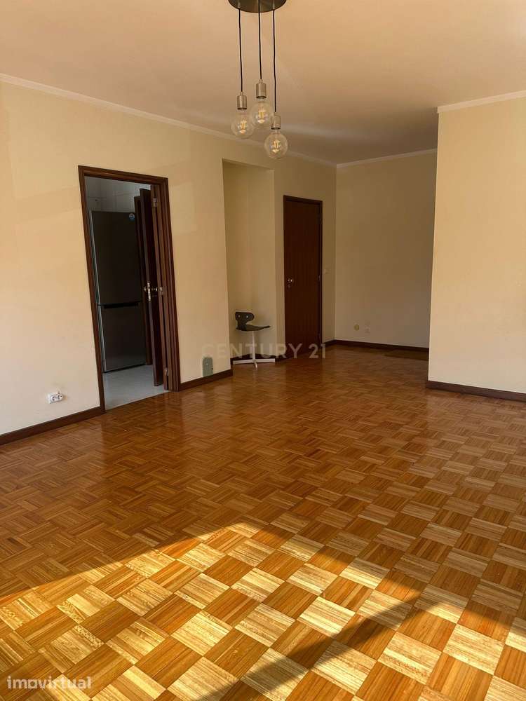 Apartamento t1 para arrendamento com garagem - Grande imagem: 3/12