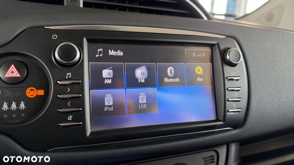 Toyota Yaris Hybrid 100 Premium - 27