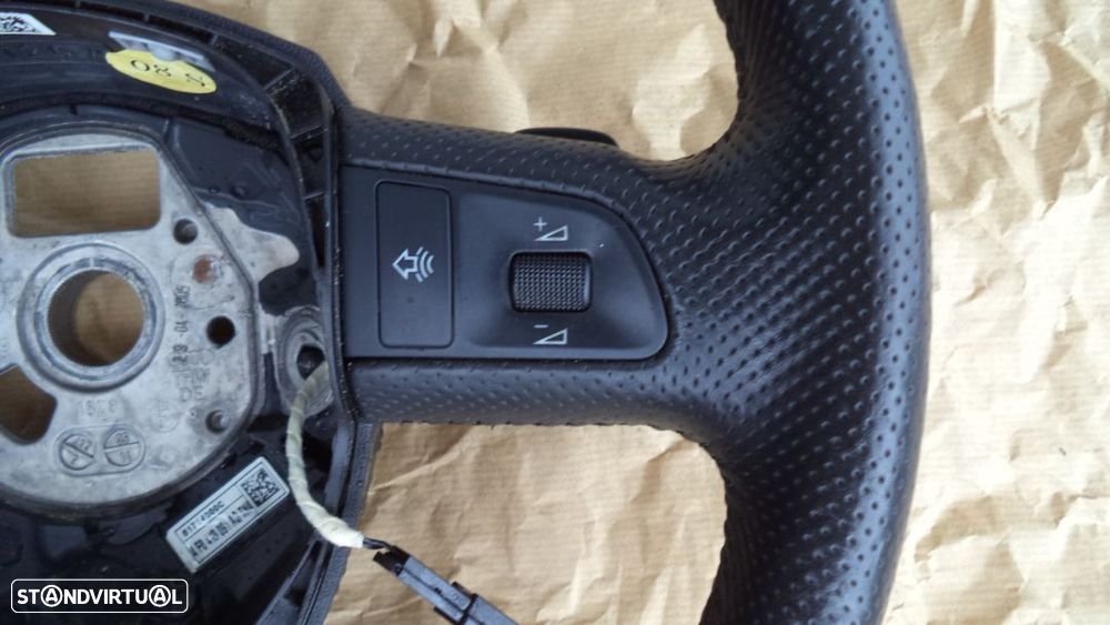 volante Audi A3/A4/A6 ano 2005 a 2010  com comandos e patilhas em bom estado - 3