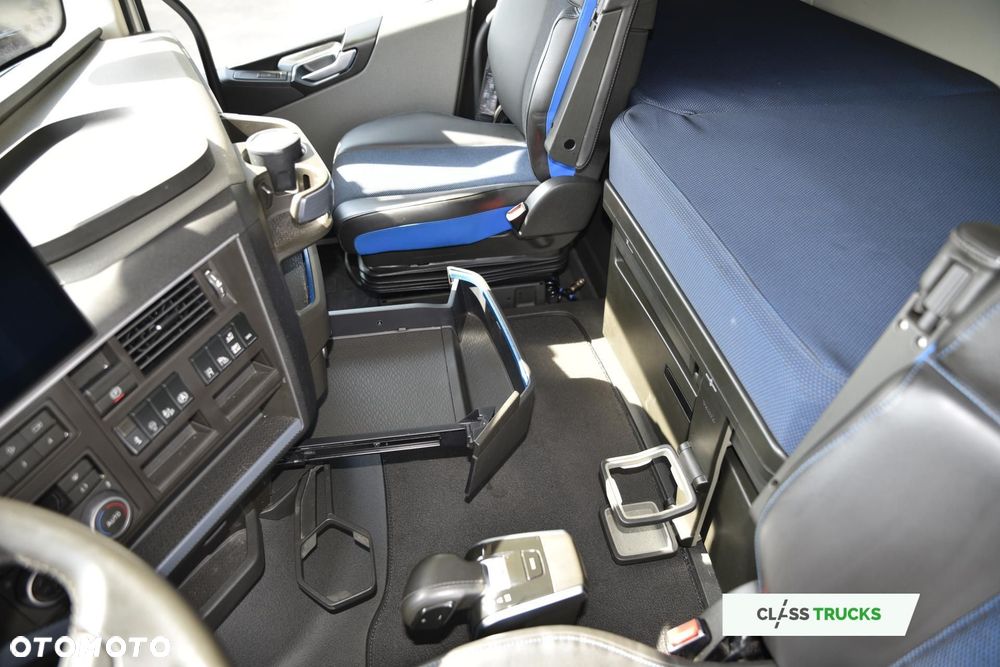Volvo FH 460 AERO Globetrotter XL ACC i-Save I-ParkCool SideSkirts Mirror Cam - 14