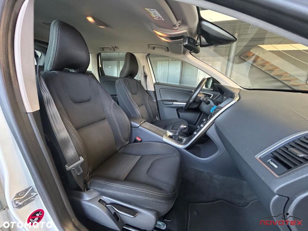 Volvo XC 60 D3 Drive-E Momentum - 14