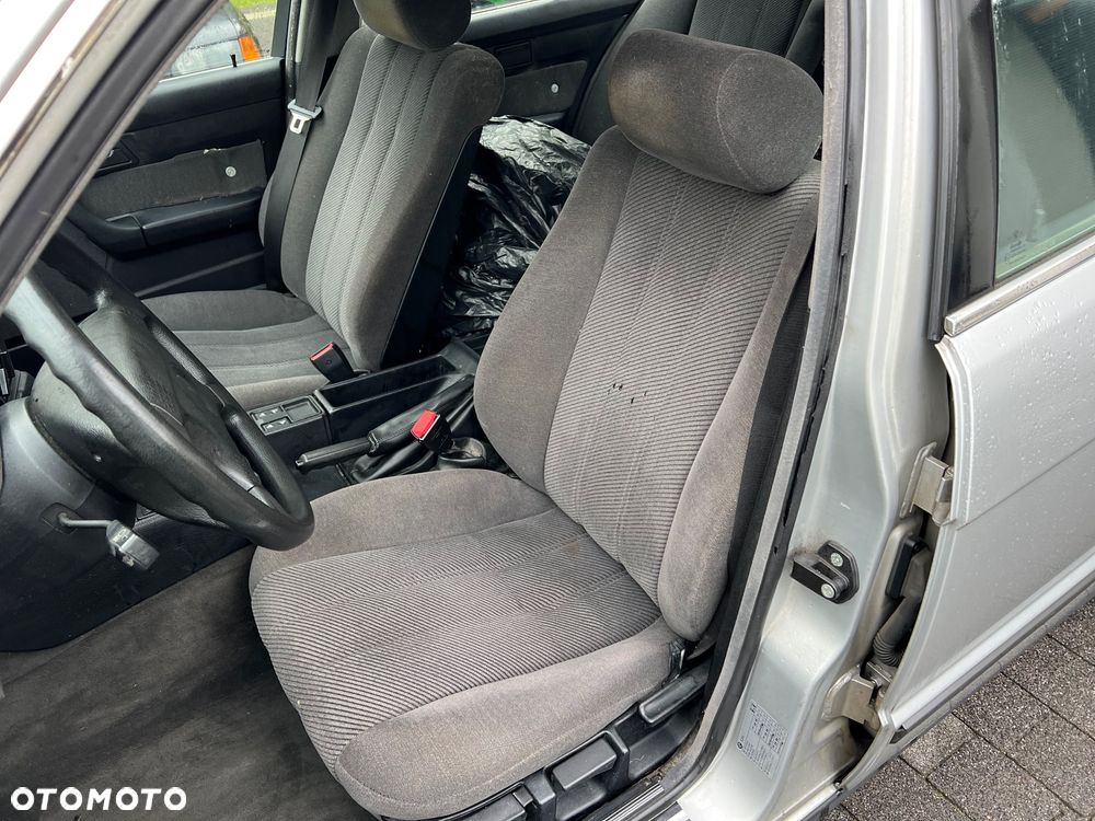 BMW Seria 5 520i - 22
