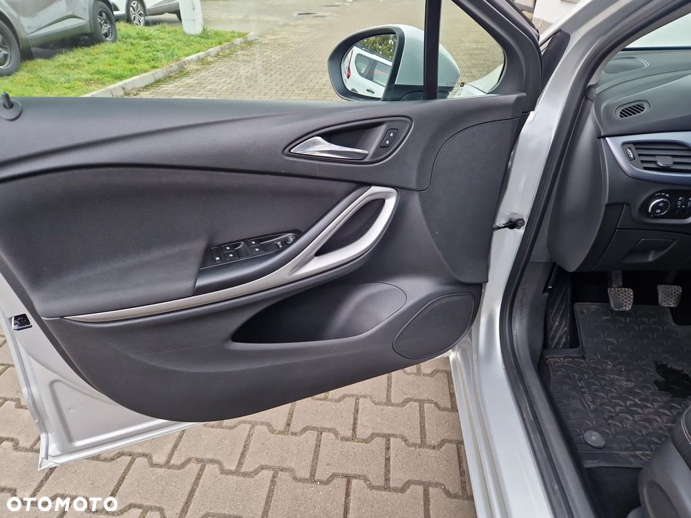 Opel Astra 1.4 T Enjoy - 10