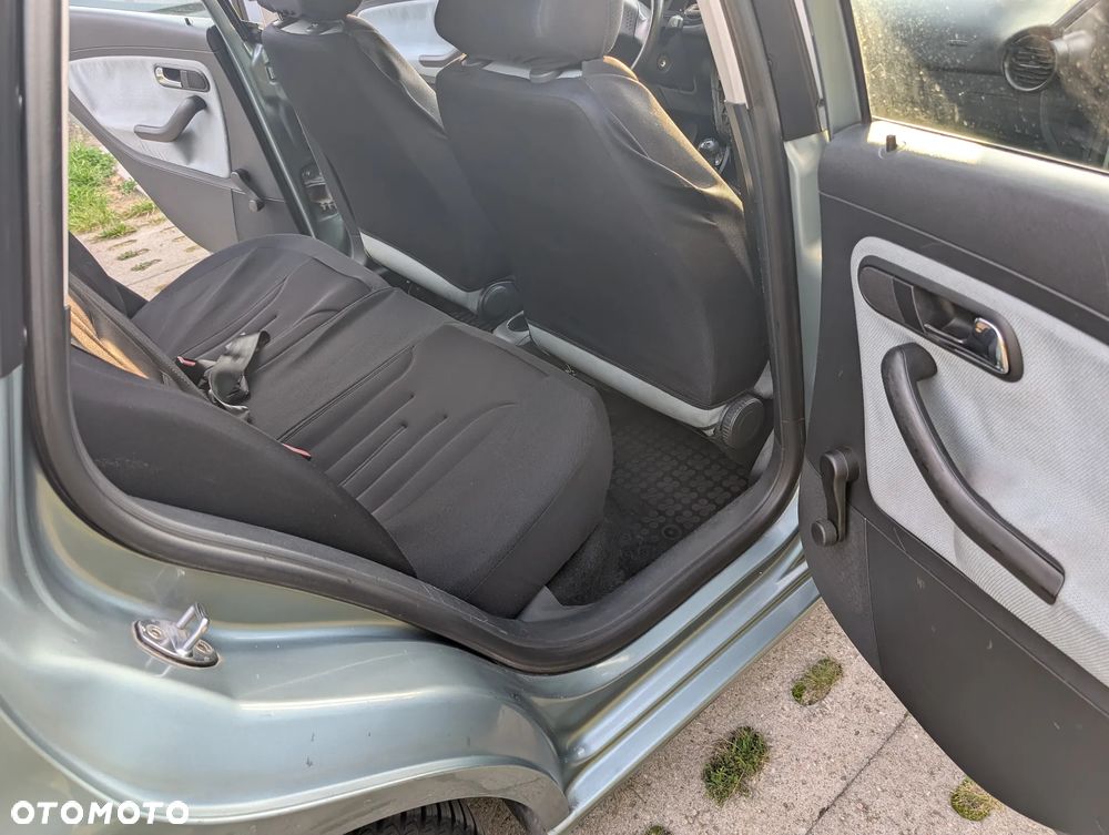 Seat Cordoba 2003 photo 4