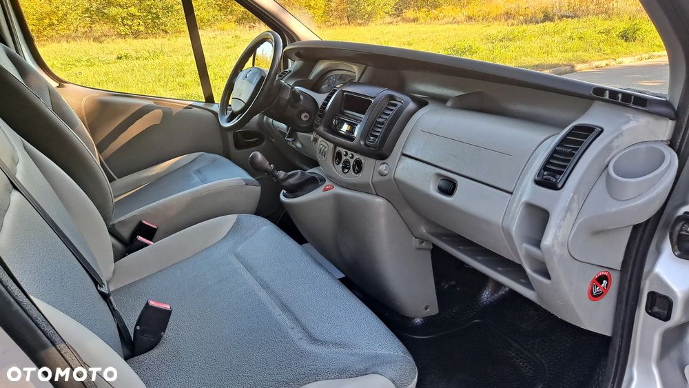 Renault Trafic - 23