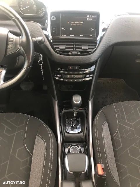 Peugeot 2008 1.2 PureTech Turbo EAT6 S&S Allure - 7