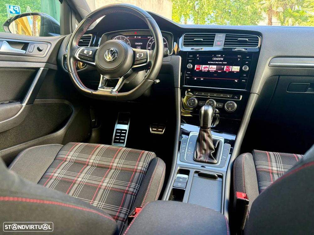 VW Golf 2.0 TSI GTI DSG Performance - 14