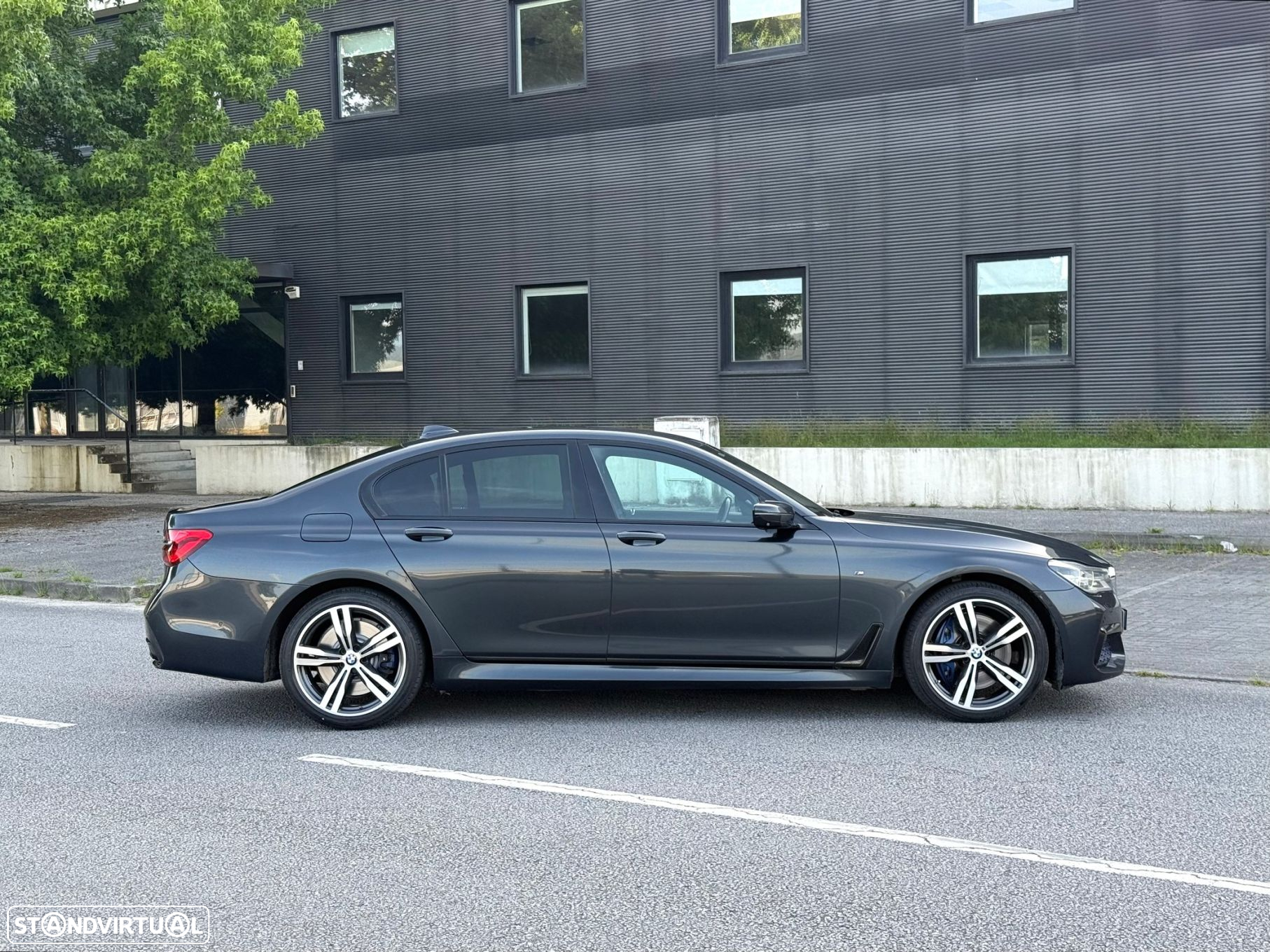 BMW 740 d xDrive Pack M - 9