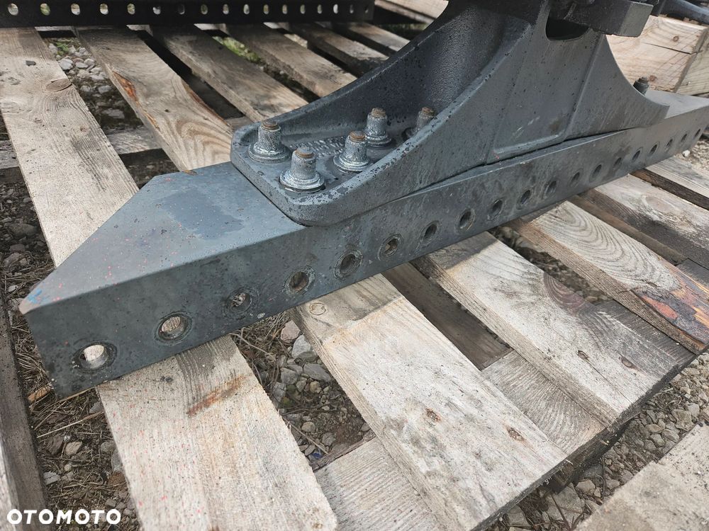 Łapy Siodła Volvo FH4 FH13  200mm JOST - 4