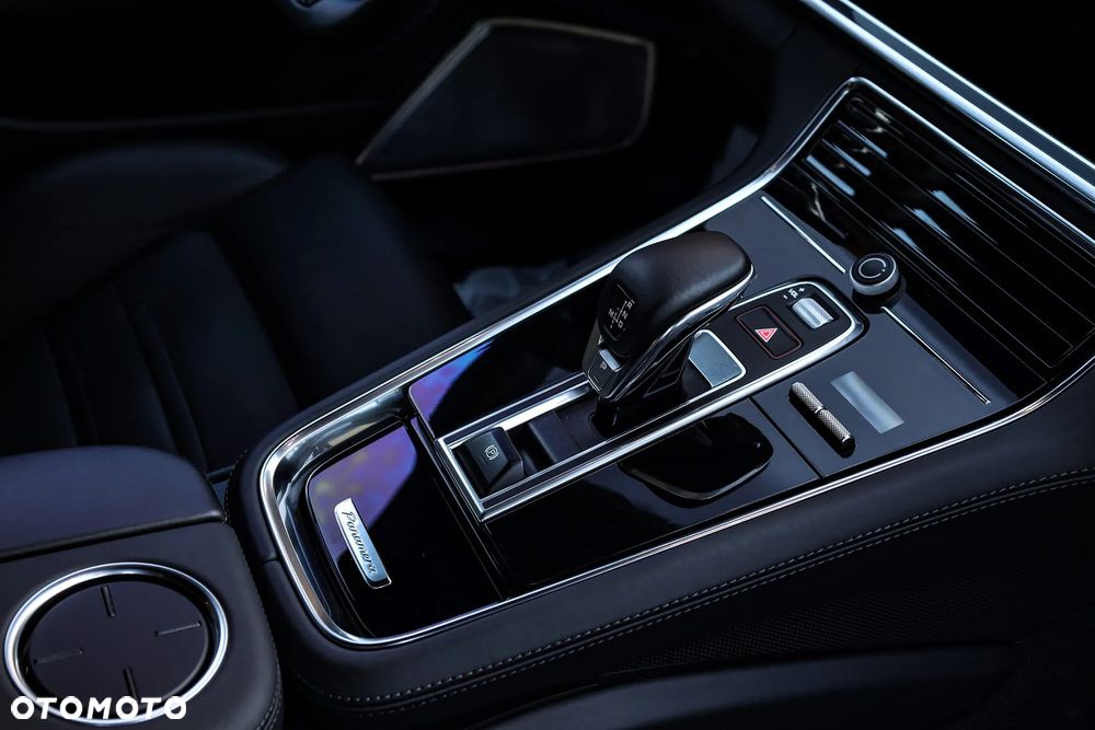 Porsche Panamera Turbo S Sport Turismo - 9