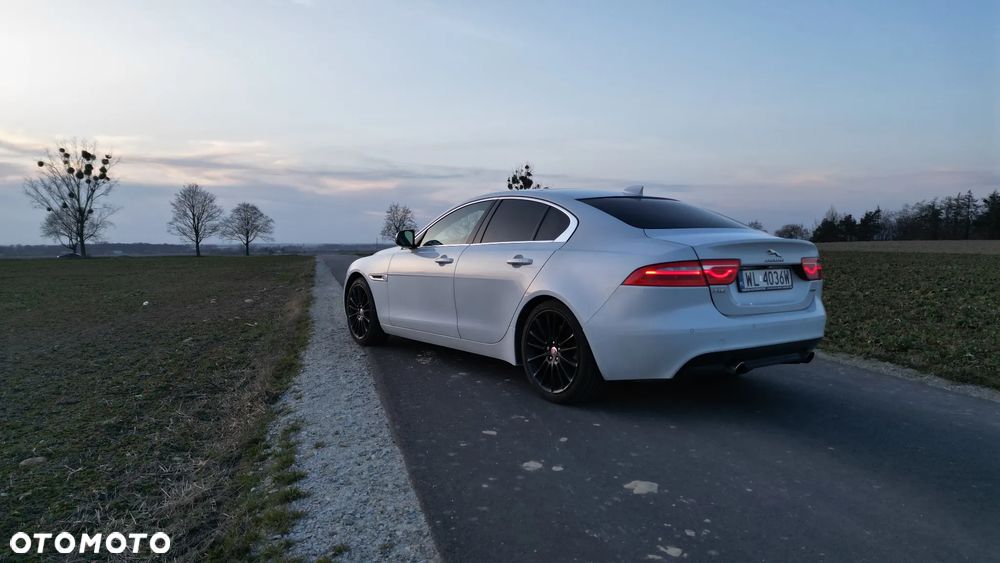 Jaguar XE S - 2