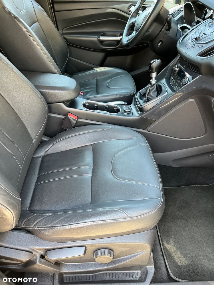 Ford Kuga - 10