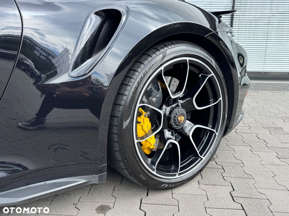 Porsche 911 Turbo S - 15