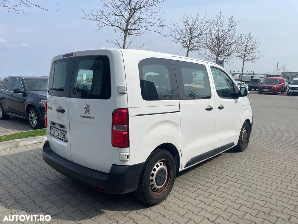 Peugeot Traveller - 6