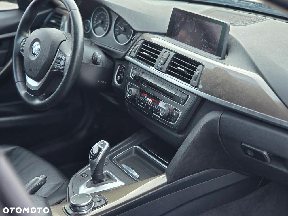 BMW Seria 3 330d Sport-Aut Blue Performance Modern Line - 16