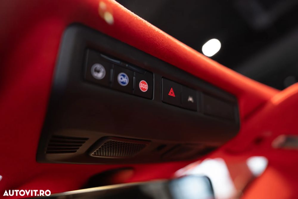 Chevrolet Corvette - 31