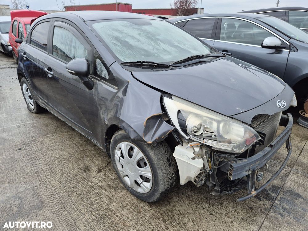 Dezmembram Kia Rio 2012 Benzină 1.4 G4FA Manual 6 trepte - 3