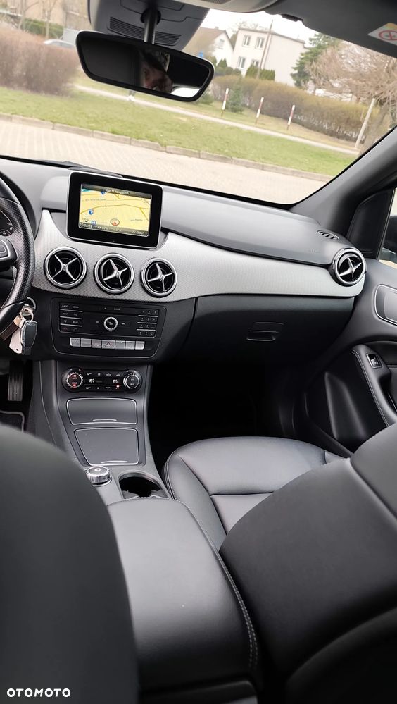 Mercedes-Benz Klasa B 200 d 7G-DCT UrbanStyle Edition - 6