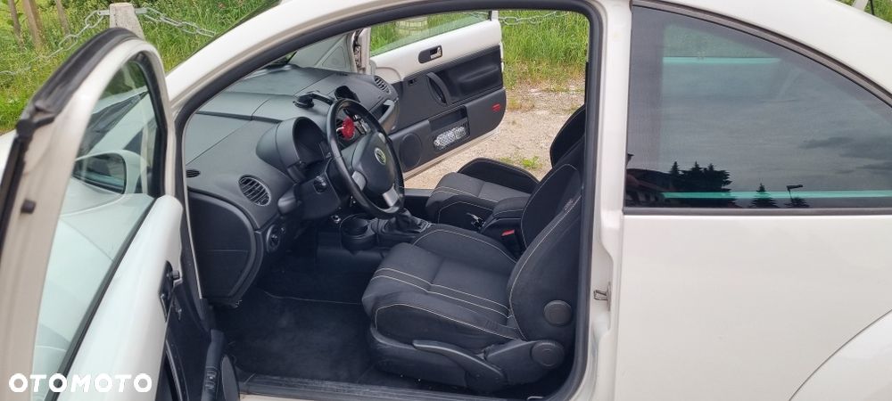 Volkswagen New Beetle - 6
