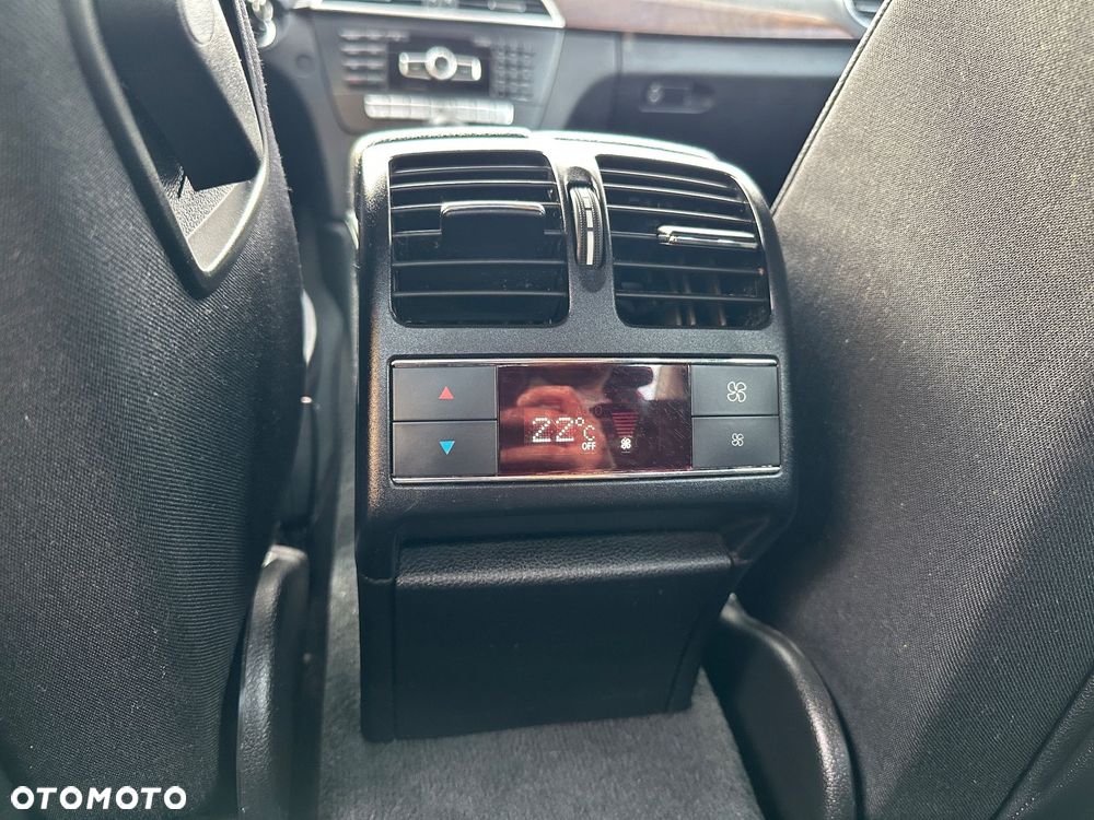 Mercedes-Benz Klasa C - 32