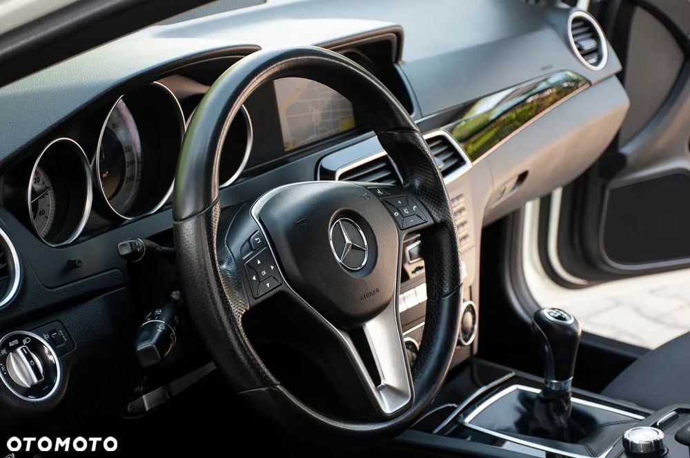 Mercedes-Benz Klasa C 180 BlueEFFICIENCY - 26