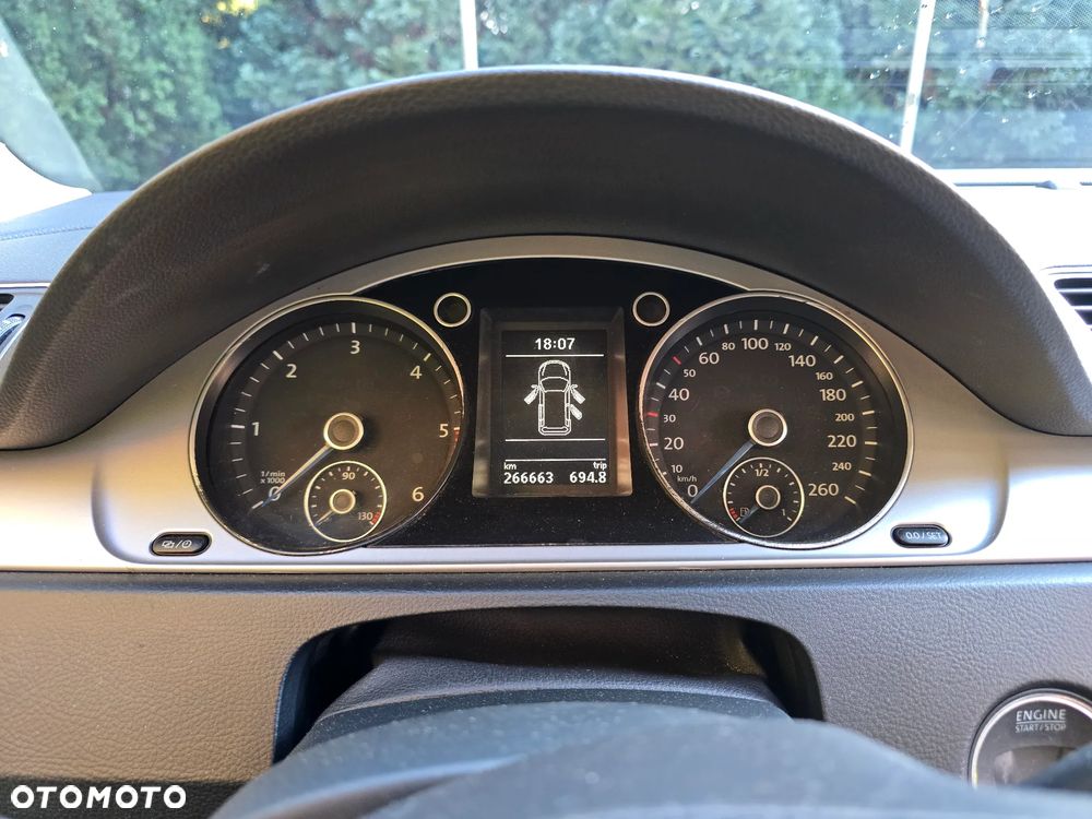 Volkswagen Passat 2.0 TDI Edition 40 DSG - 12