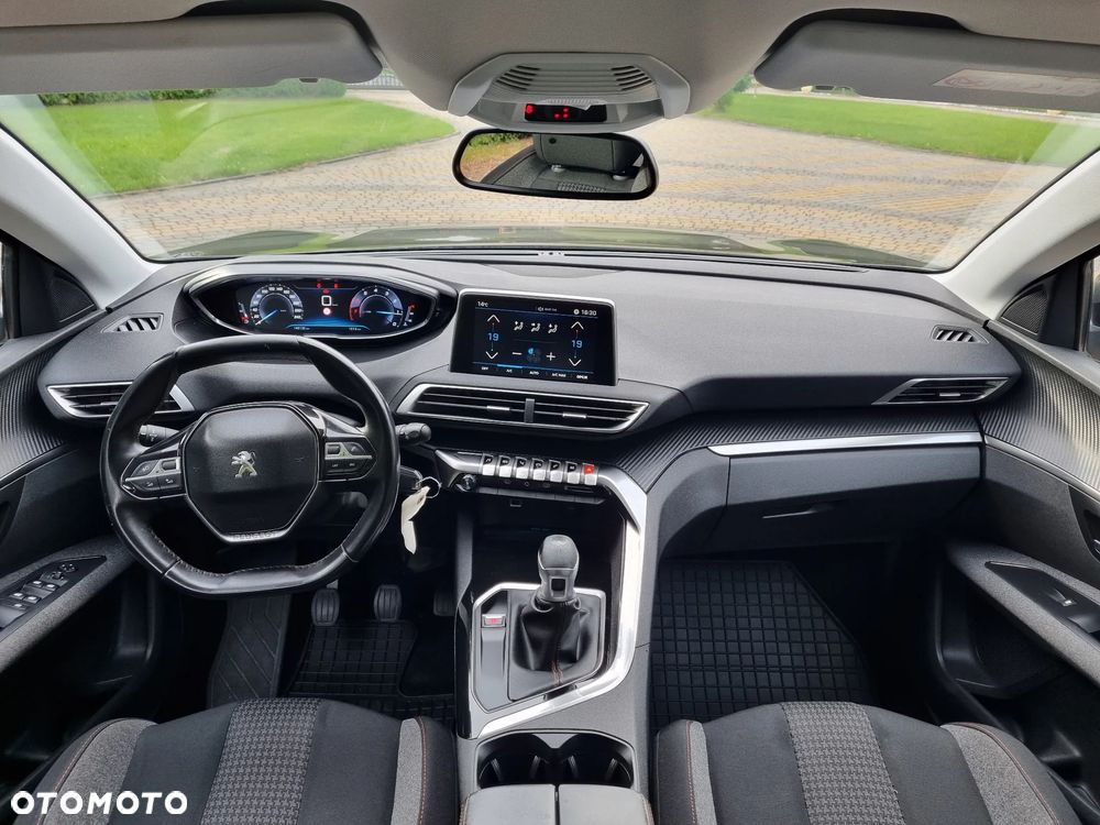 Peugeot 3008 1.2 PureTech Allure Pack S&S - 6