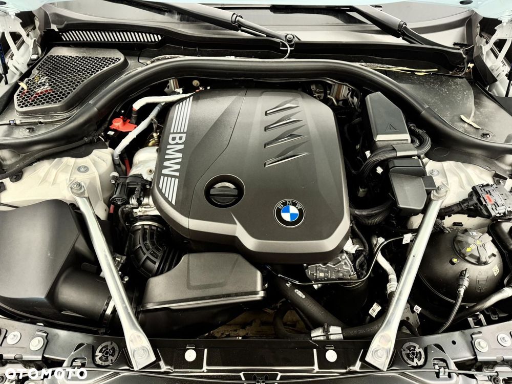 BMW Seria 5 520d xDrive mHEV M Sport - 12