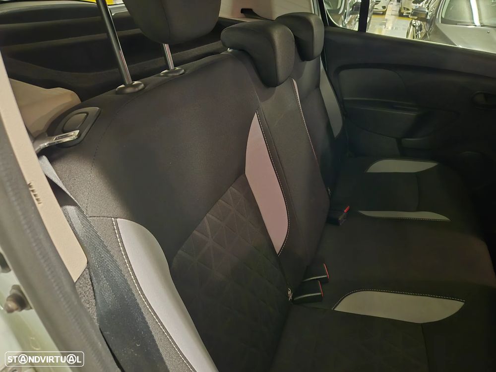 Dacia Sandero 1.0 TCe Stepway - 26