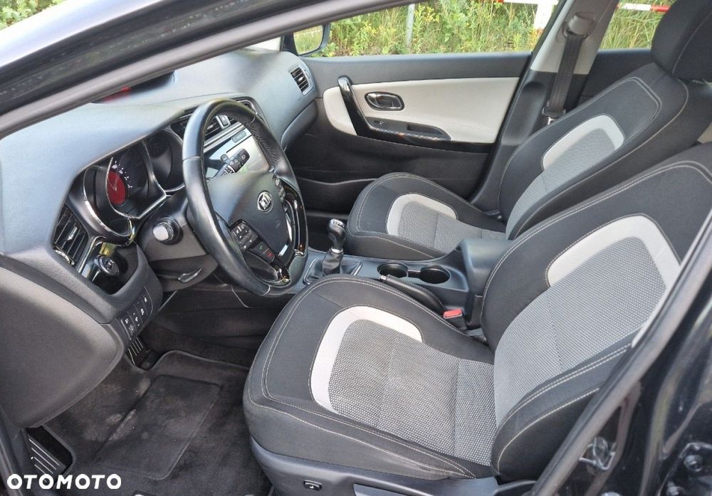 Kia Ceed 1.6 GDI Fifa World Cup Edition - 18