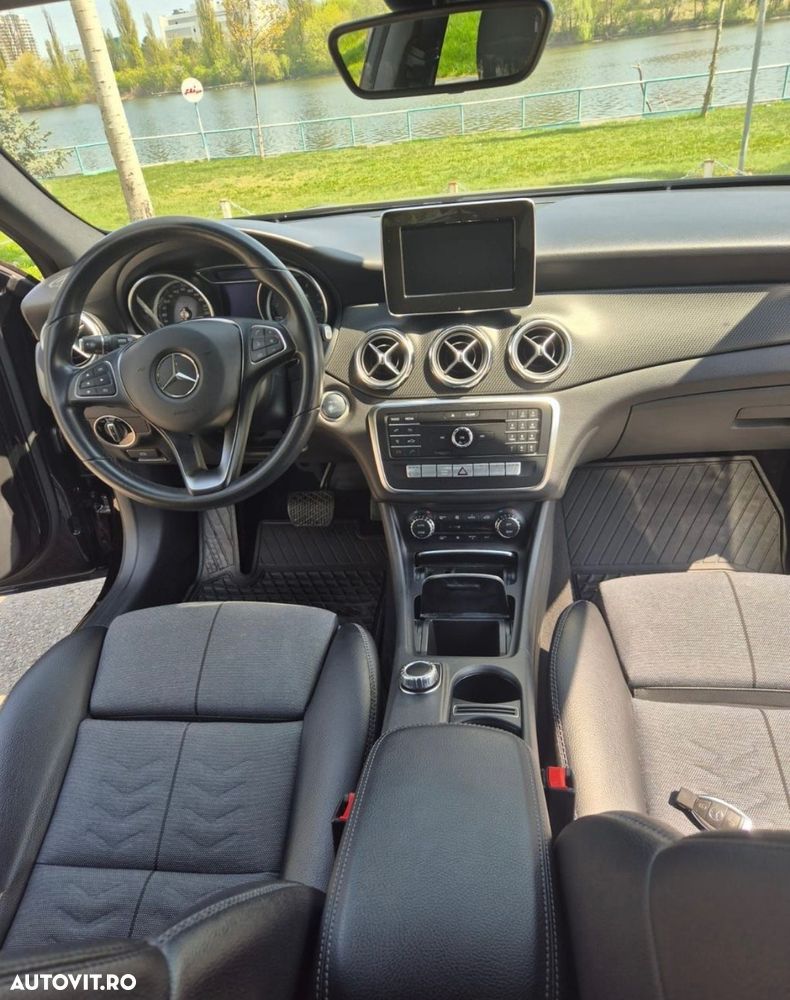 Mercedes-Benz GLA - 6