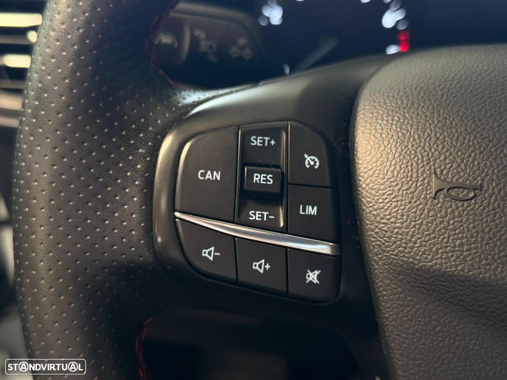 Ford Focus 1.0 EcoBoost ST-Line - 24