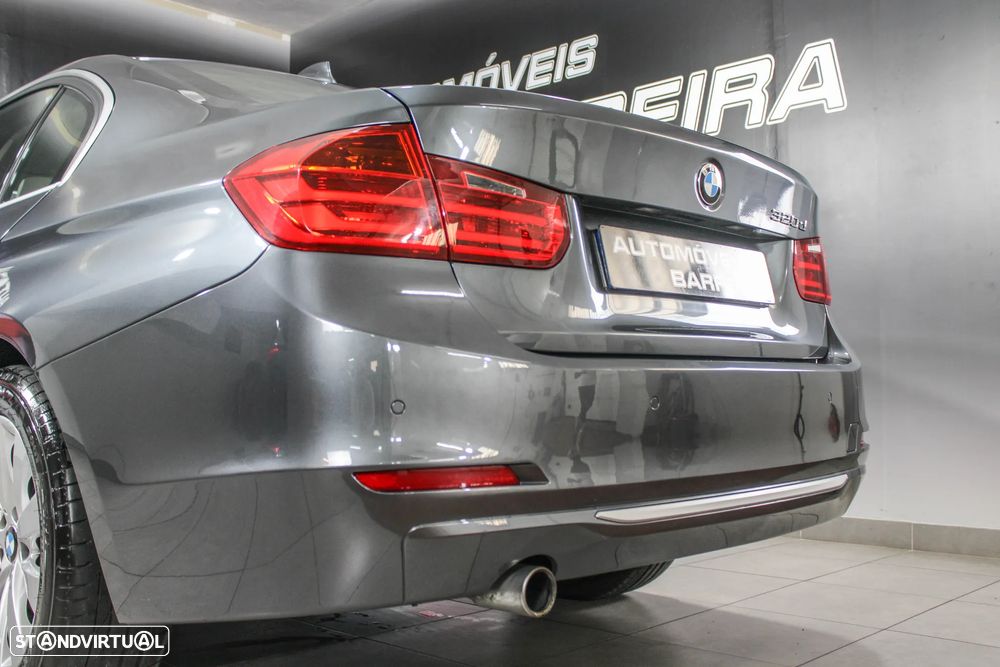 BMW 320 d Line Luxury - 32