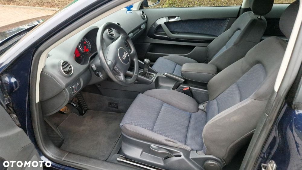 Audi A3 3-drzwiowe 2.0 FSI Attraction - 5