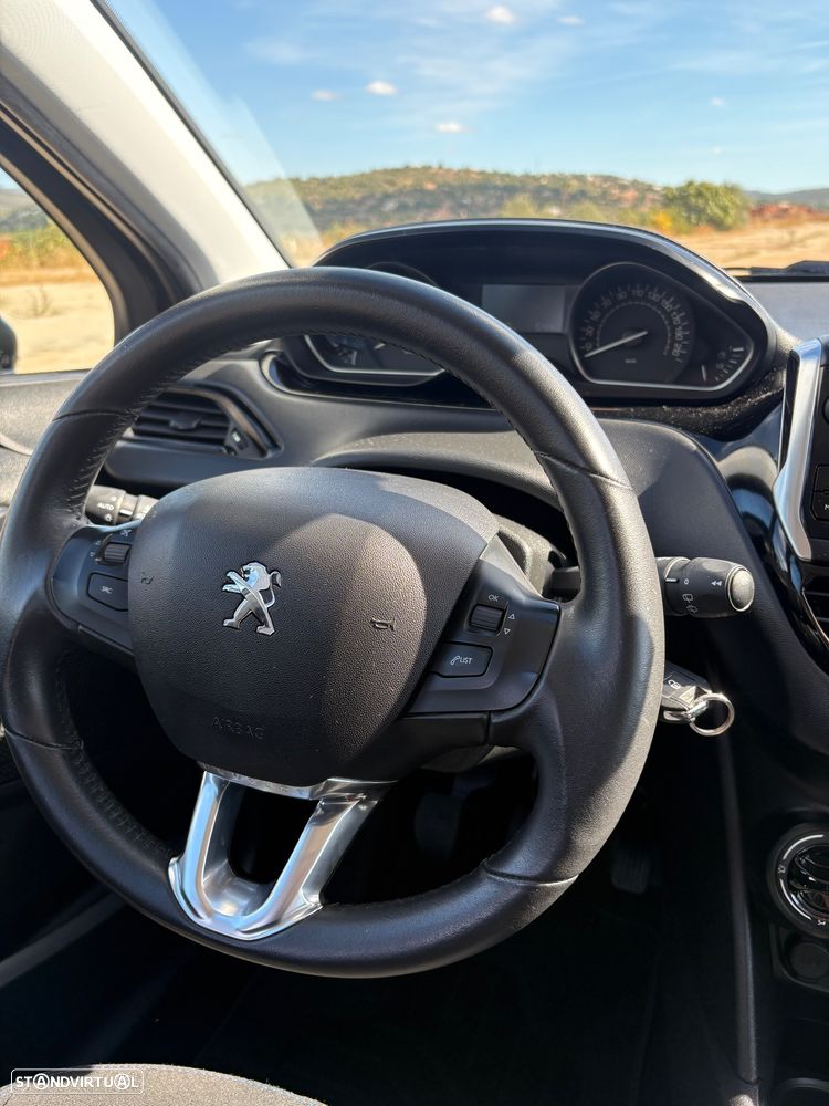 Peugeot 208 1.2 PureTech Signature - 14