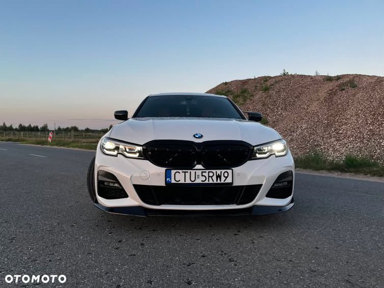 BMW Seria 3 330i xDrive Sport Line - 2