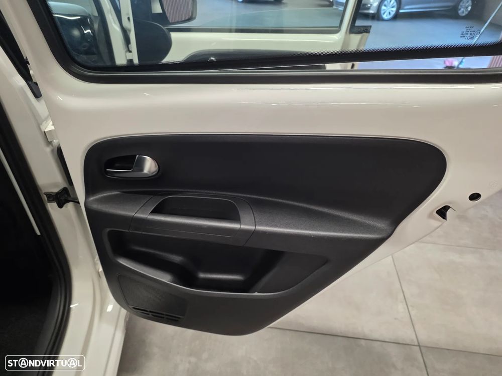 VW Up! 1.0 BlueMotion Move - 17